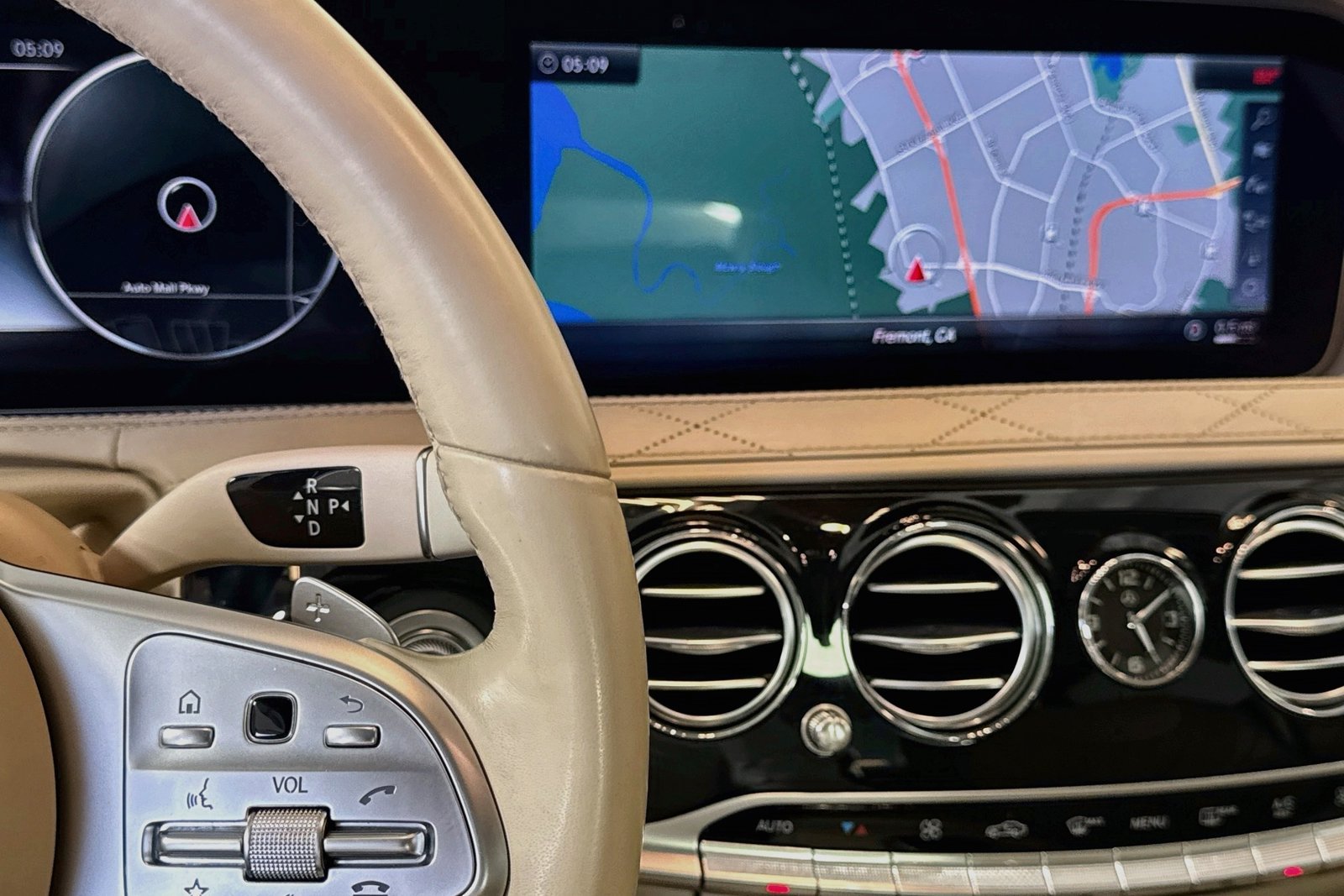 Used 2018 Magnetite Black Metallic Mercedes-Benz S 560 image 16