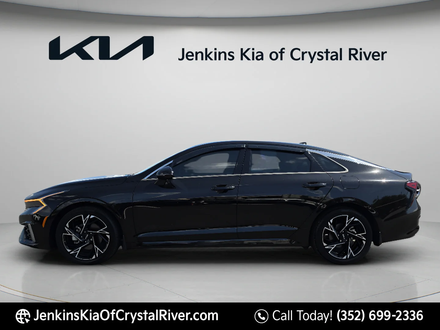 Used 2025 Aurora Black Pearl Kia GT-Line image 9