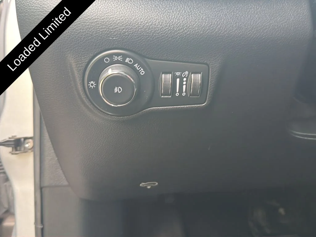 Used 2024 Silver Jeep Limited image 14
