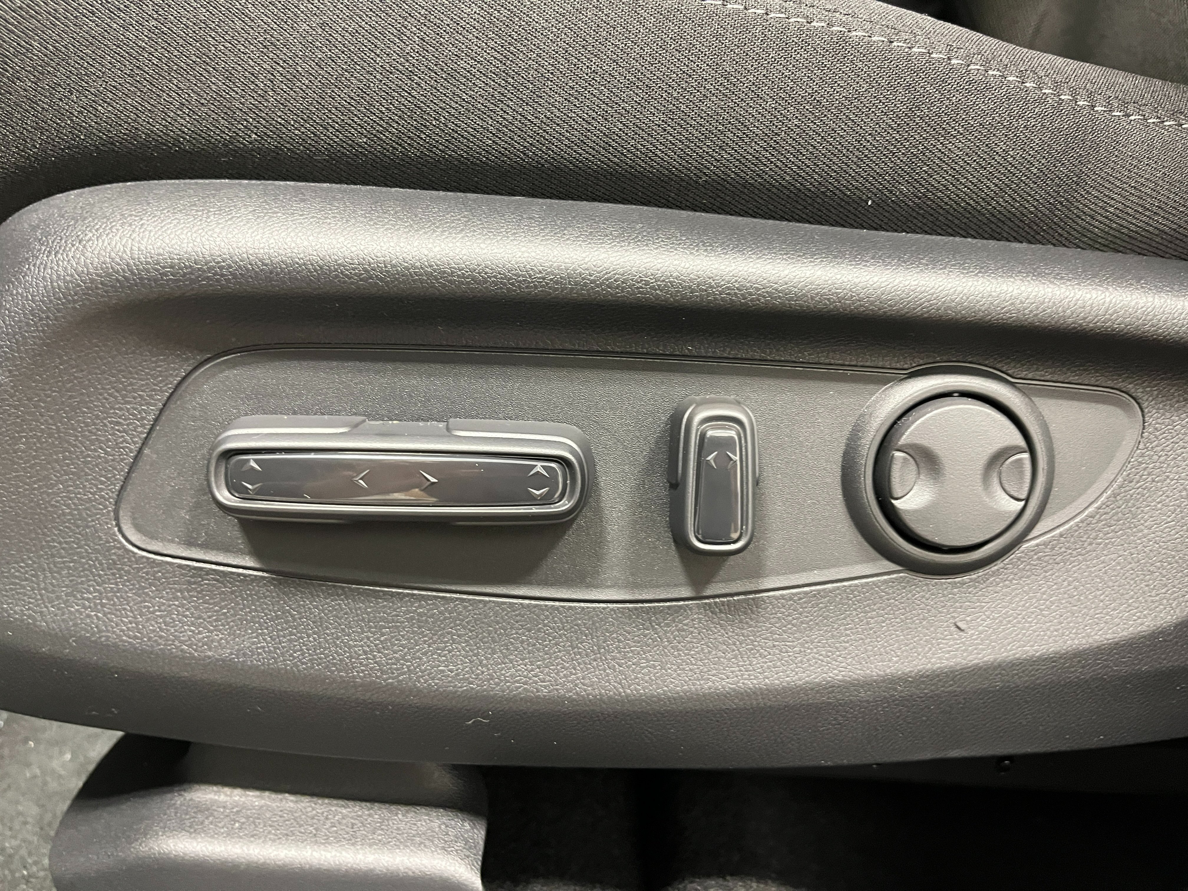 New 2026 Platinum White Pearl Honda EX image 13