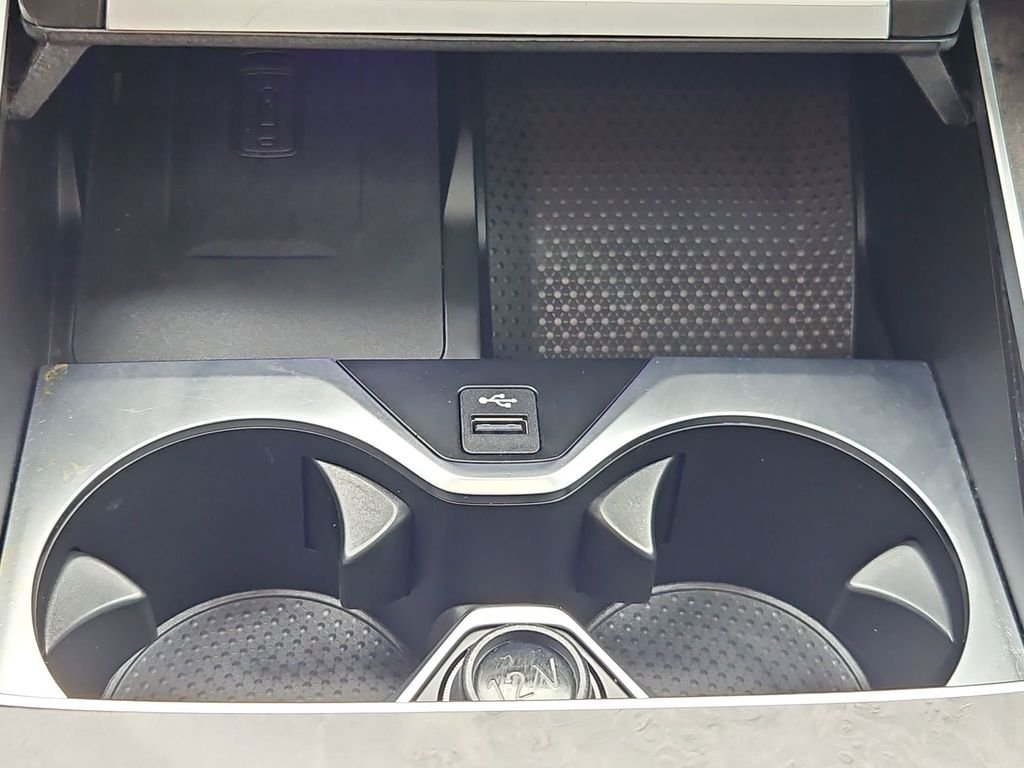 Used 2023 Black BMW xDrive40i image 34