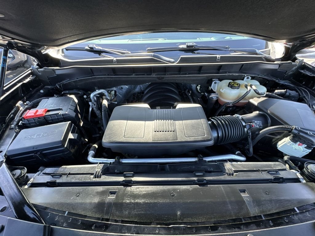 Used 2022 Black Chevrolet Z71 image 26