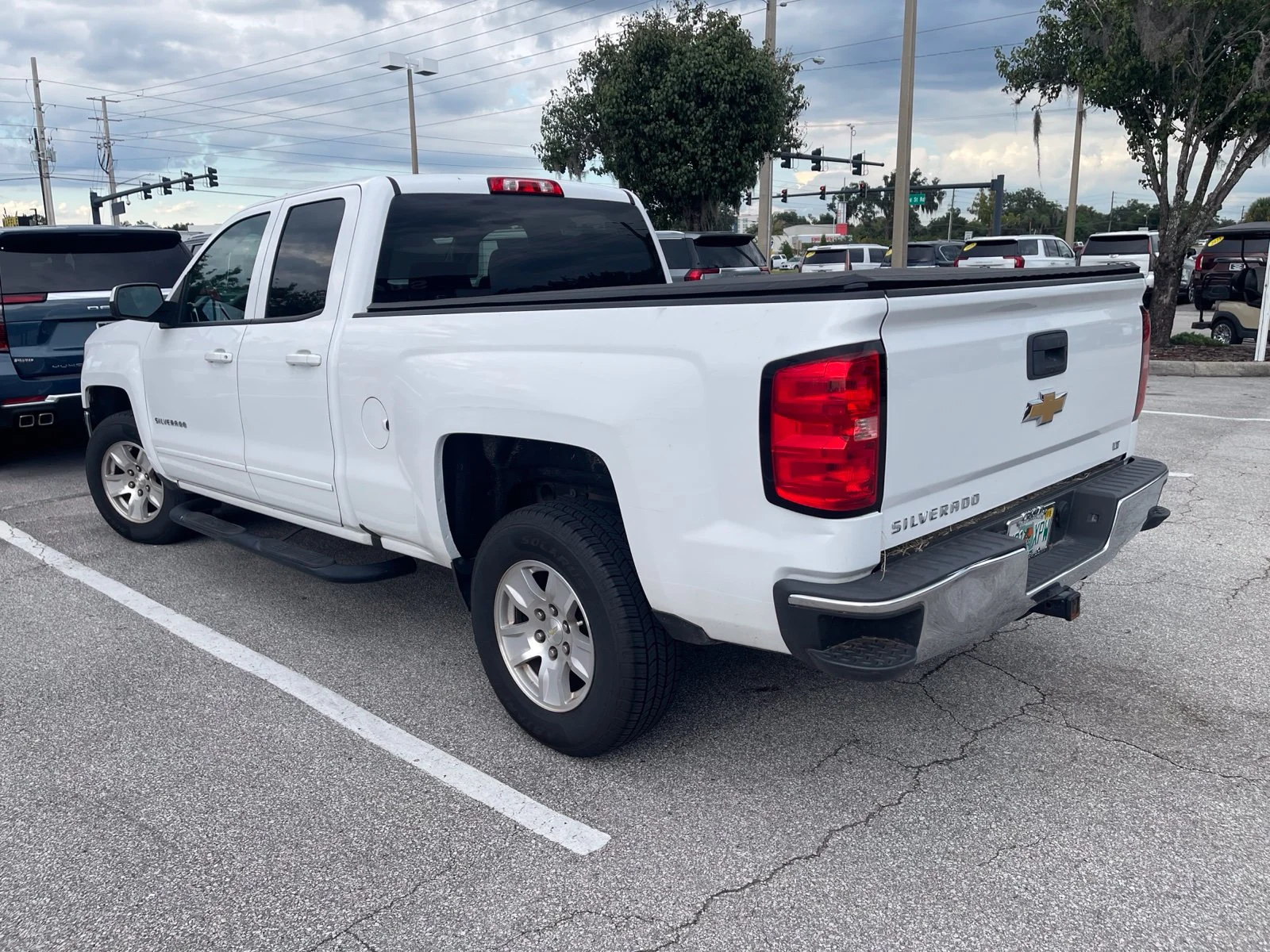 Used 2017 White Chevrolet LT image 3