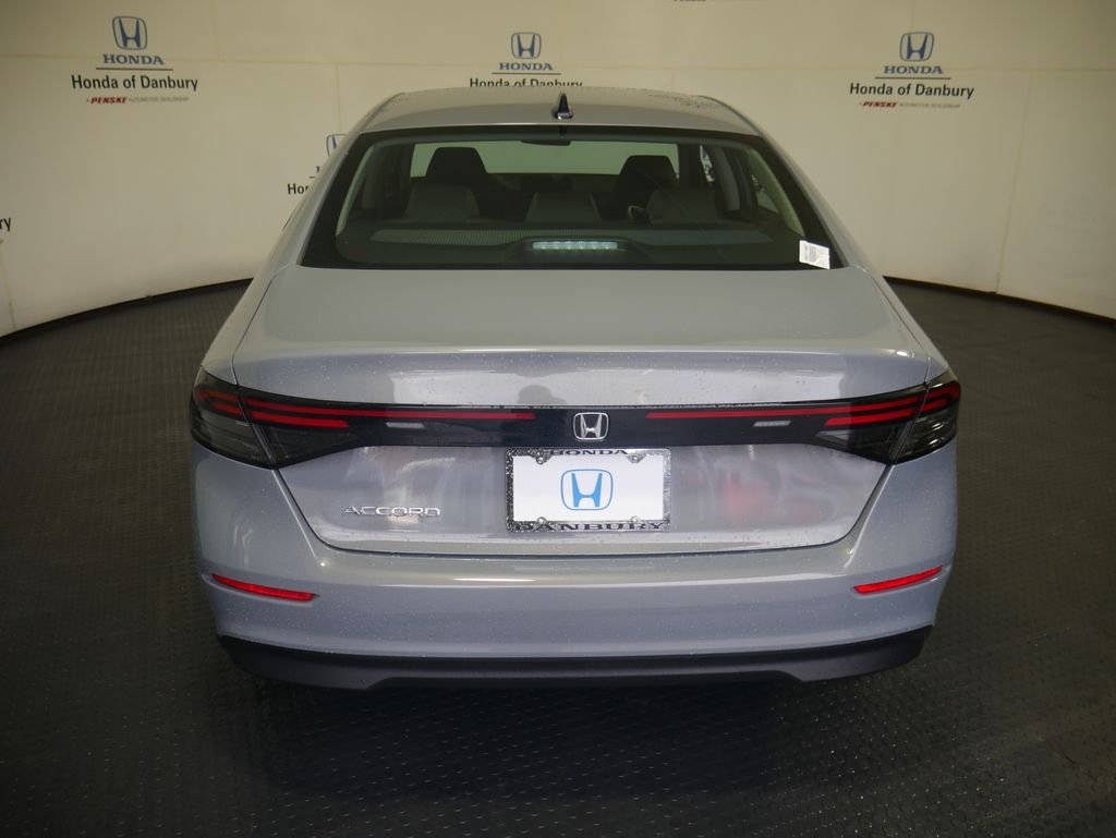 New 2026 Urban Gray Pearl Honda SE image 5