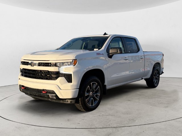 Used 2025 White Chevrolet RST image 1