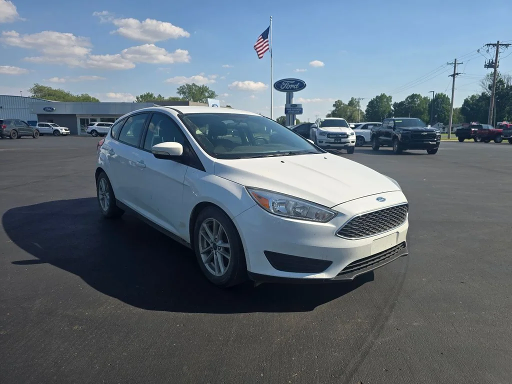 Used 2017 Ford Focus SE with VIN 1FADP3K23HL332334 for sale in Vicksburg, MI