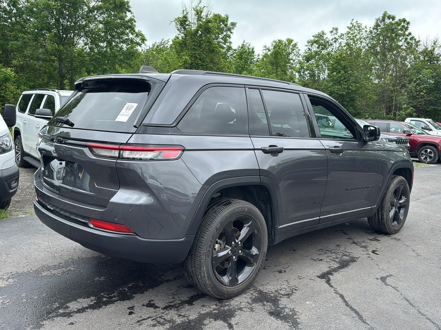 Used 2024 Baltic Gray Metallic Clearcoat Jeep Altitude image 8