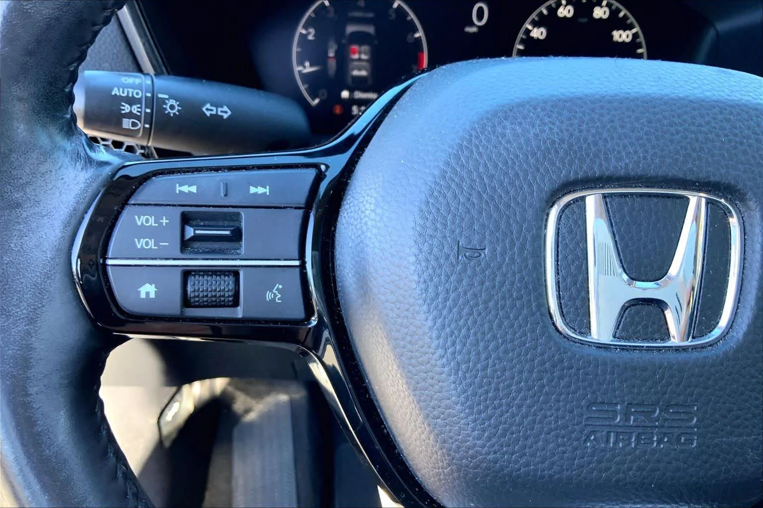 Used 2024 Platinum White Pearl Honda EX-L image 24