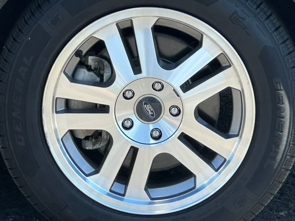 Used 2005 Black Ford  image 8