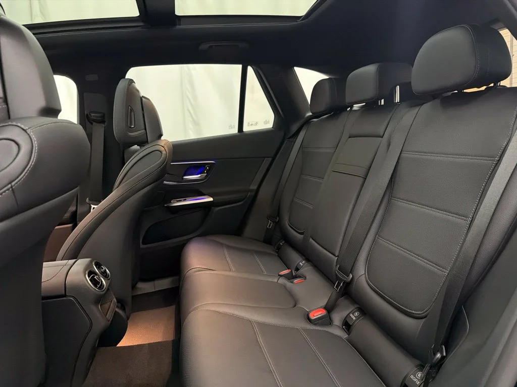 New 2027 Black Mercedes-Benz GLC 300 image 21