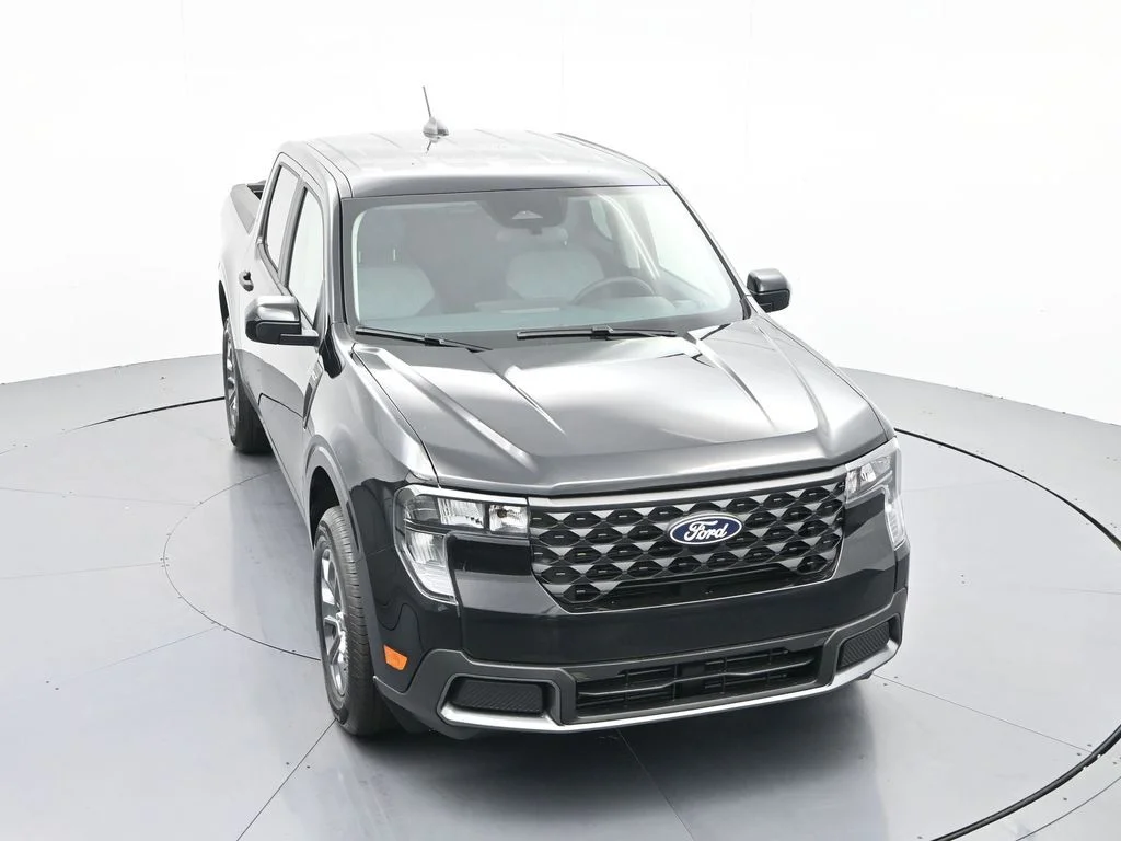 New 2025 Shadow Black Ford XLT image 23