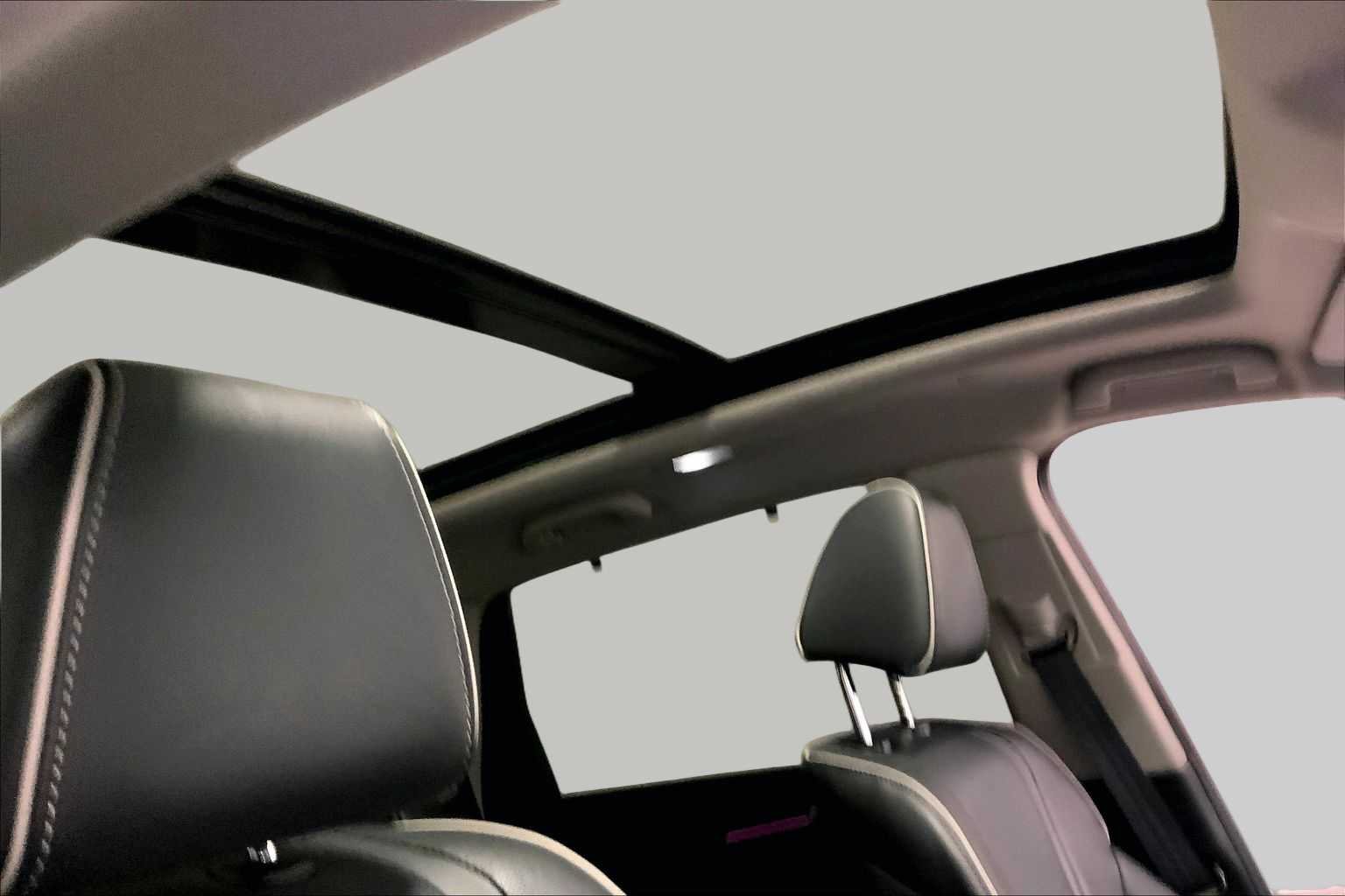 Used 2022 Phantom Violet Pearl Acura w/Advance Package image 13