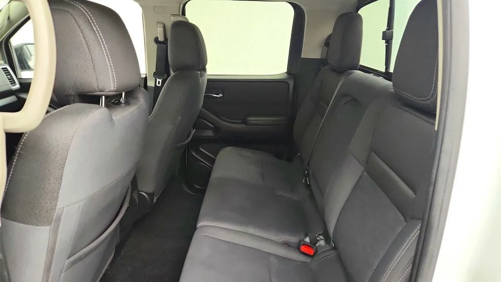Used 2022 Glacier White Nissan Crew Cab 4x2 SV Automatic image 20