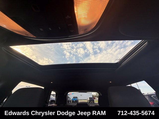 Used 2019 White Jeep Laredo image 26