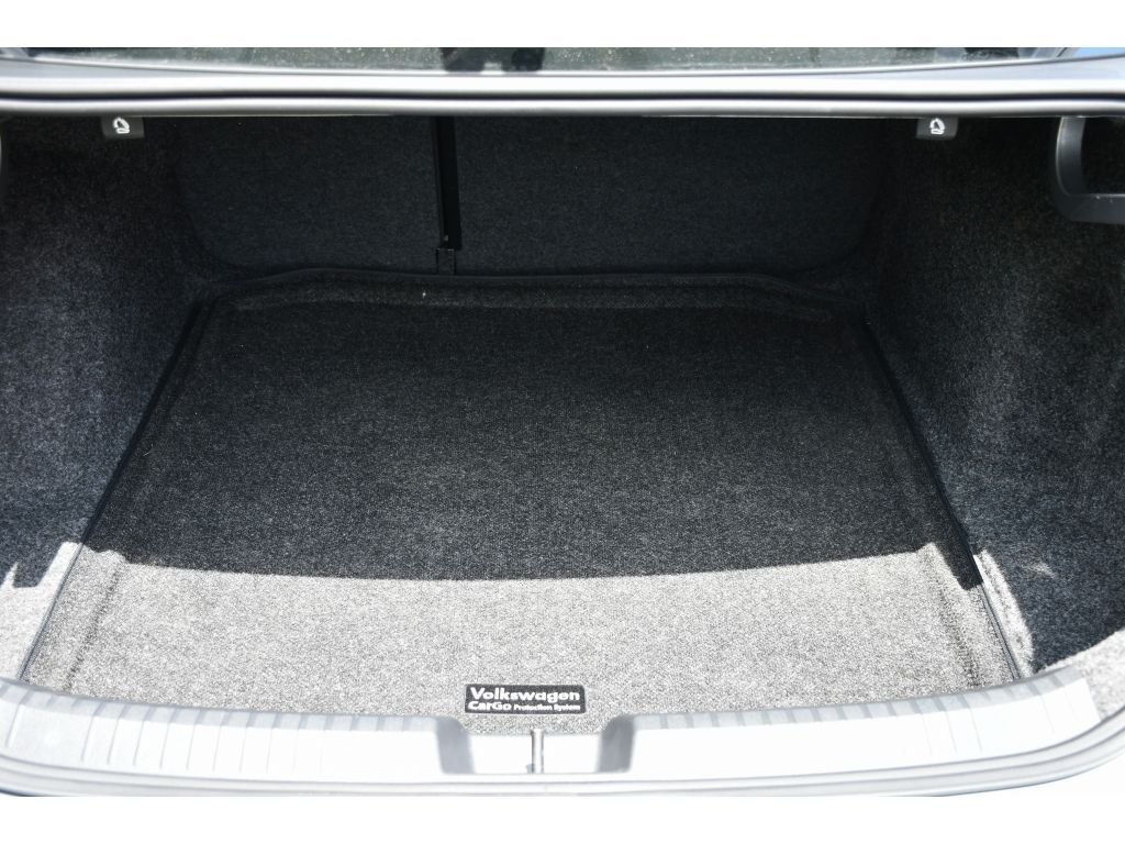 Used 2025 Pyrite Silver Metallic Volkswagen SE image 22