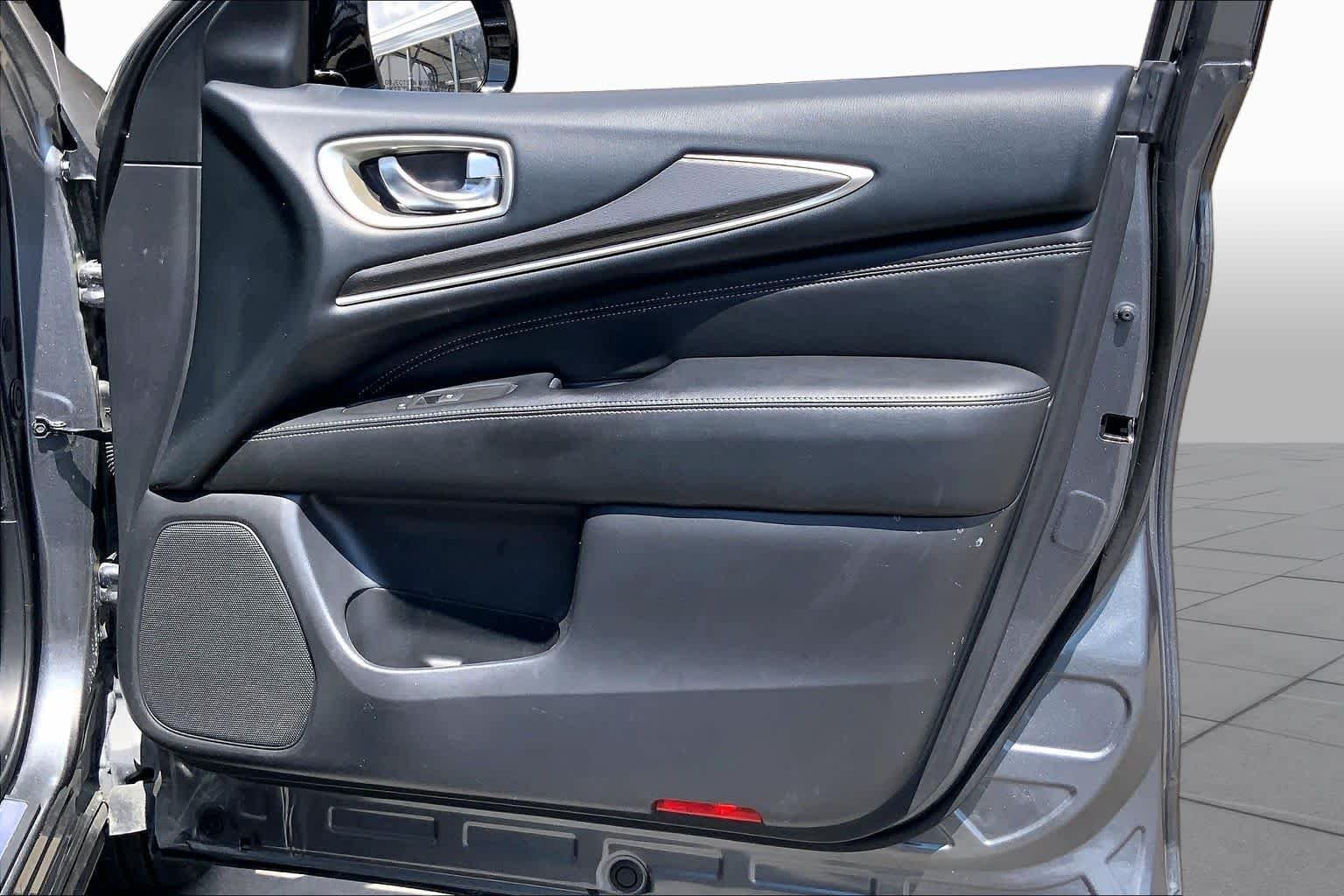 Used 2018 Graphite Shadow INFINITI  image 23