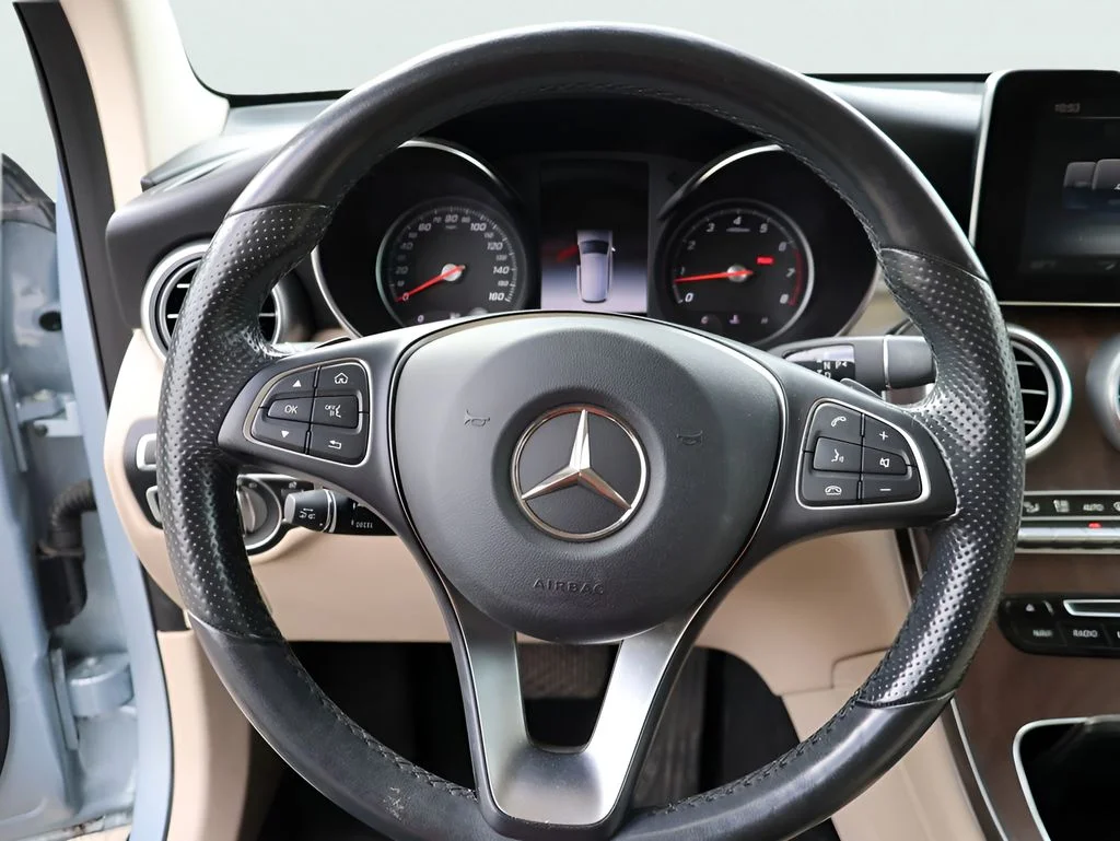 Used 2018 Diamond Silver Metallic Mercedes-Benz GLC 300 image 30