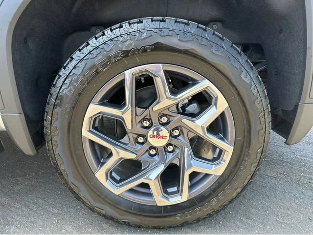 2026 GMC Sierra 1500 SLT - Photo 17