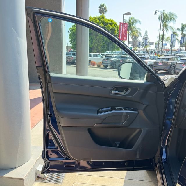 New 2026 Deep Ocean Blue Pearl Nissan SL image 15