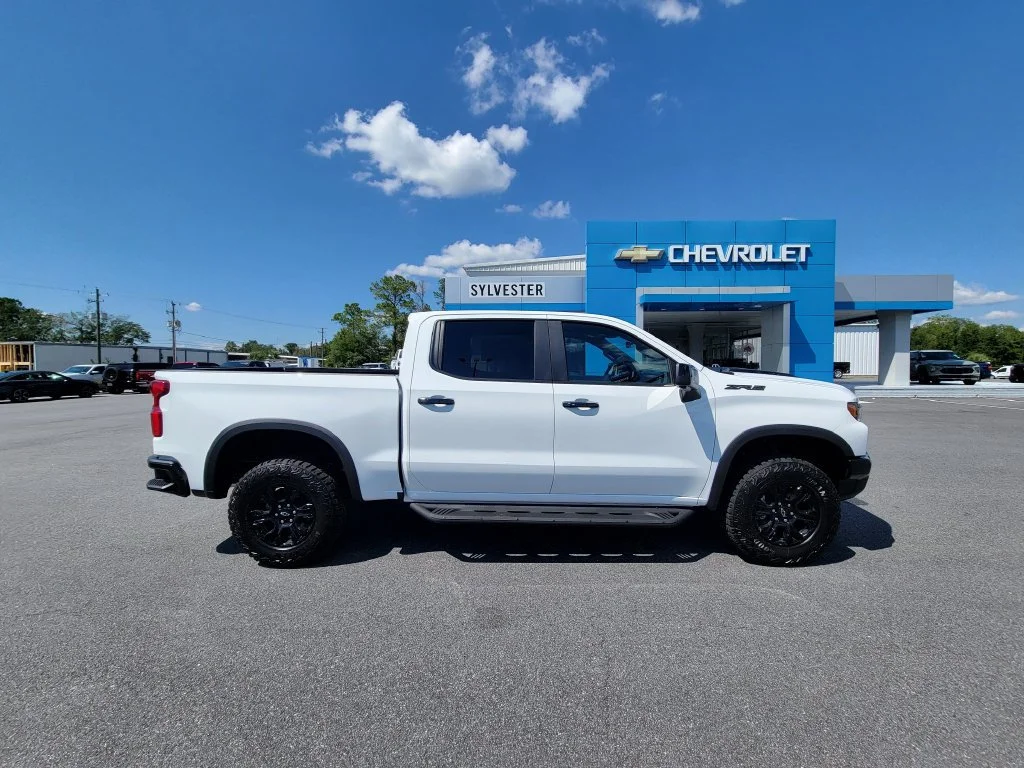 New 2026 Summit White Chevrolet ZR2 image 7