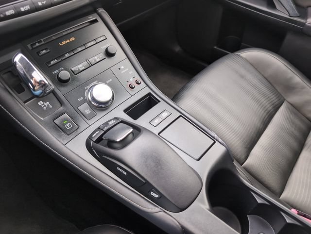 Used 2012 Nebula Gray Pearl Lexus 200h Premium image 27
