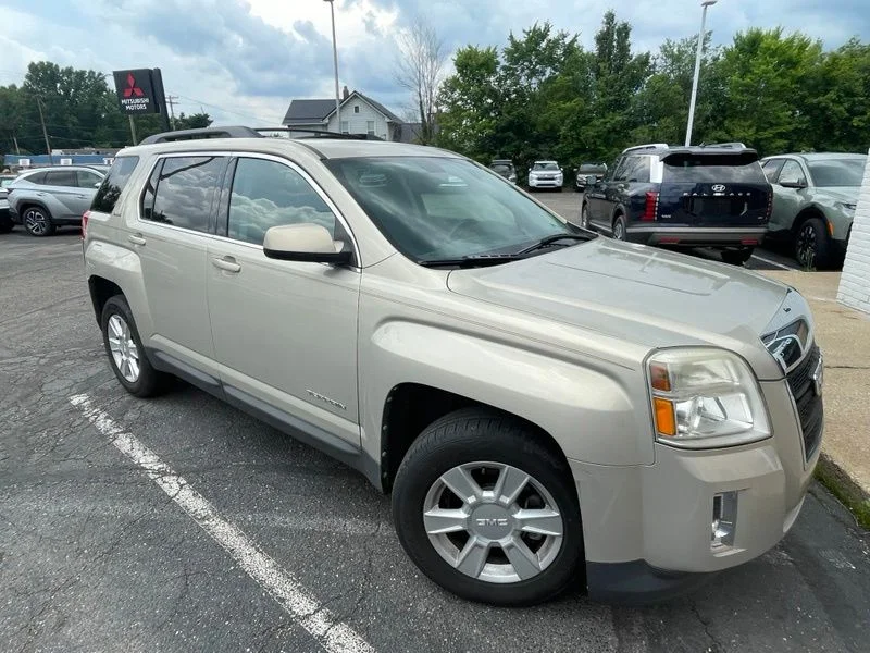 Used 2011 Gold GMC SLE-2 image 6
