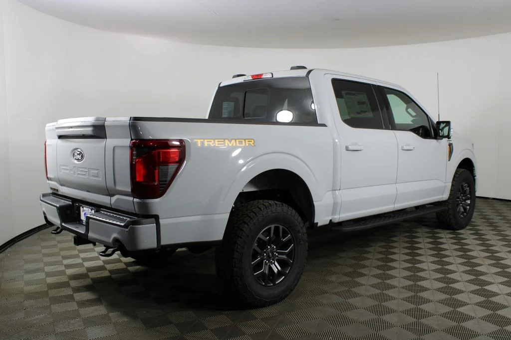 New 2026 White Ford Tremor image 4