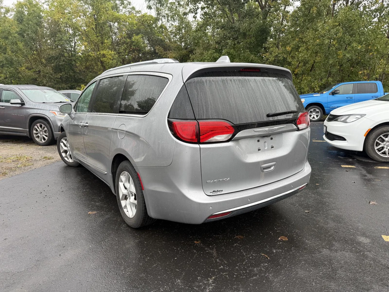 Used 2018 Billet Silver Metallic Clearcoat Chrysler Touring L image 10