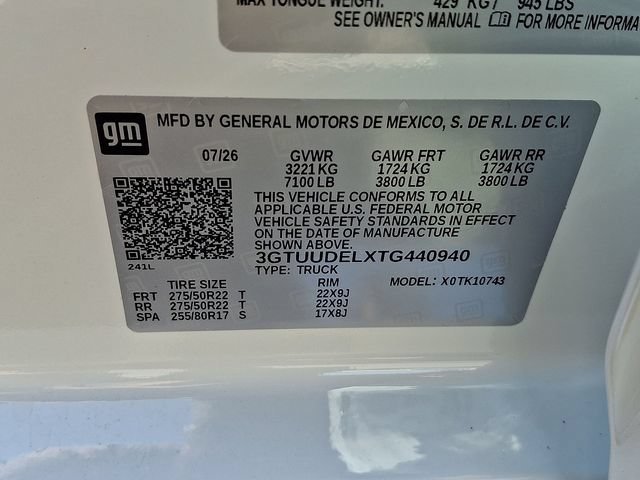 New 2026 Glacier White Tricoat GMC SLT image 24