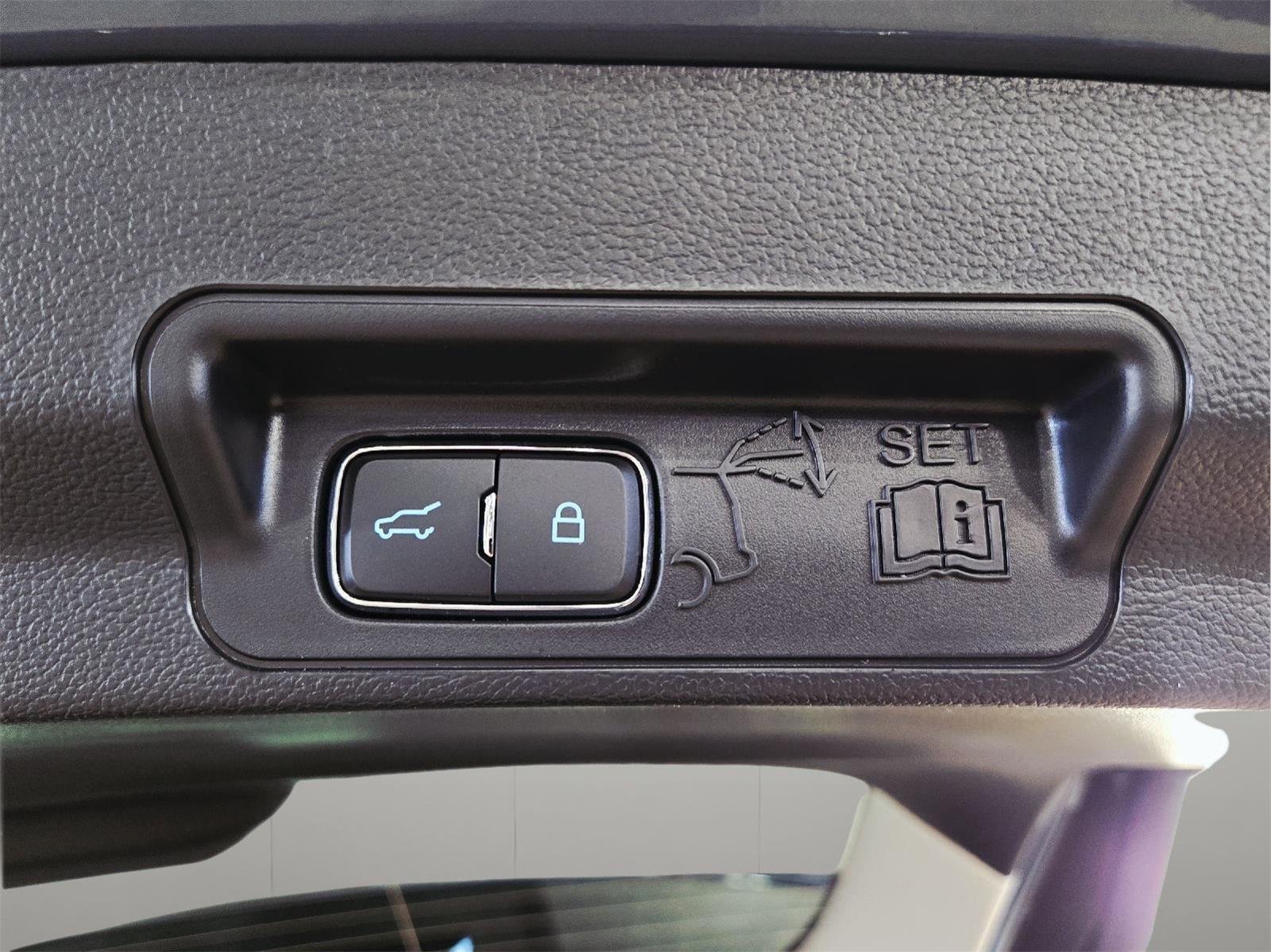 New 2026 Vapor Blue Metallic Ford Active image 97