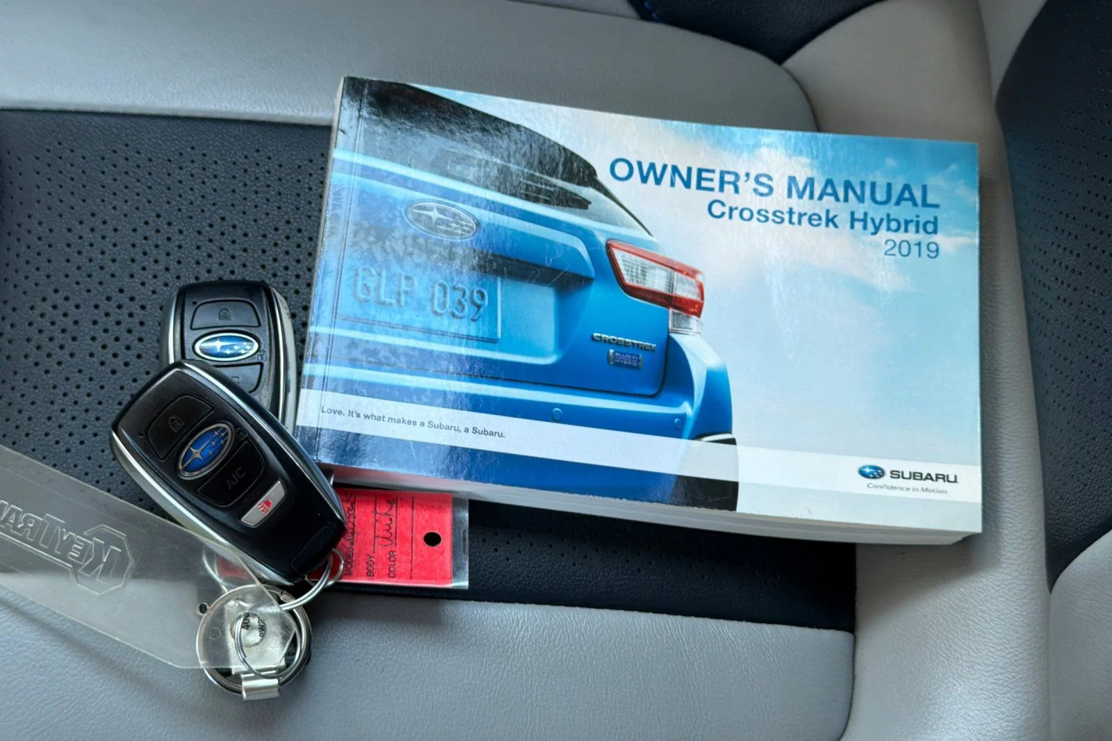 Used 2019 White Subaru Hybrid image 11