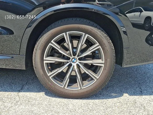 Used 2021 Black Sapphire Metallic BMW xDrive40i image 8