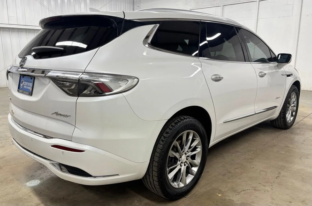 Used 2022 White Buick Avenir image 6