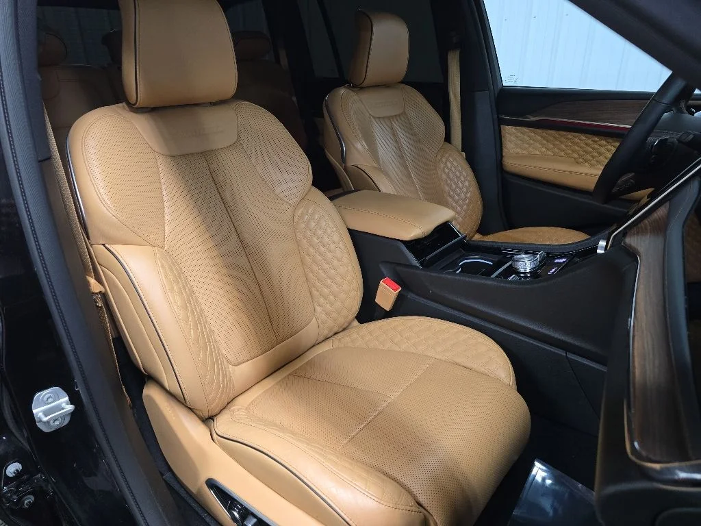 Used 2023 Black Jeep Summit image 15
