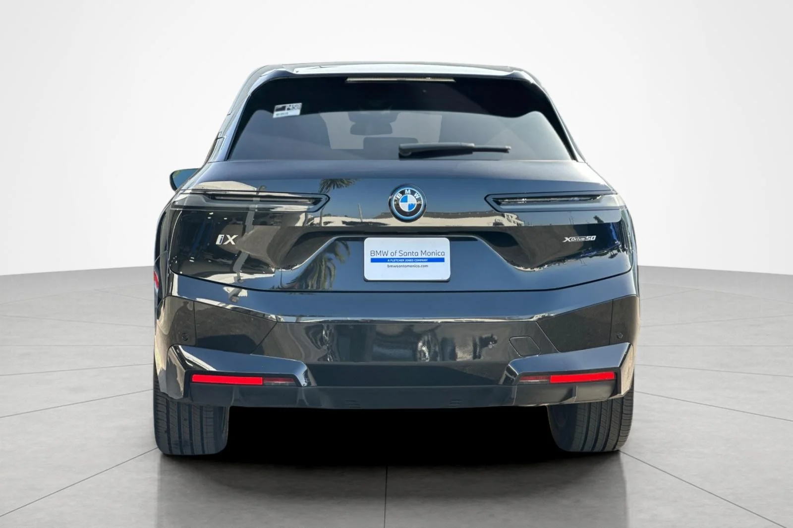 Certified Used 2024 Black Sapphire Metallic BMW xDrive50 image 4