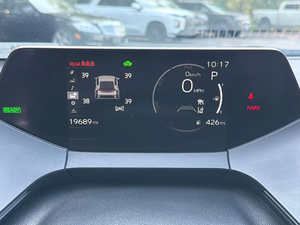 Used 2025  Toyota Limited image 27