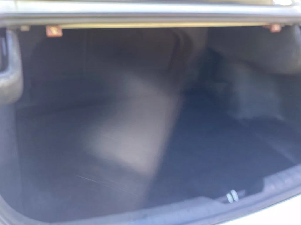 Used 2025 White Hyundai SEL image 12
