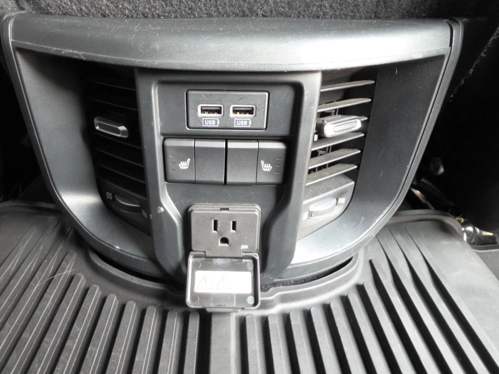 Used 2021 Granite Crystal Metallic Clearcoat Ram Laramie image 39