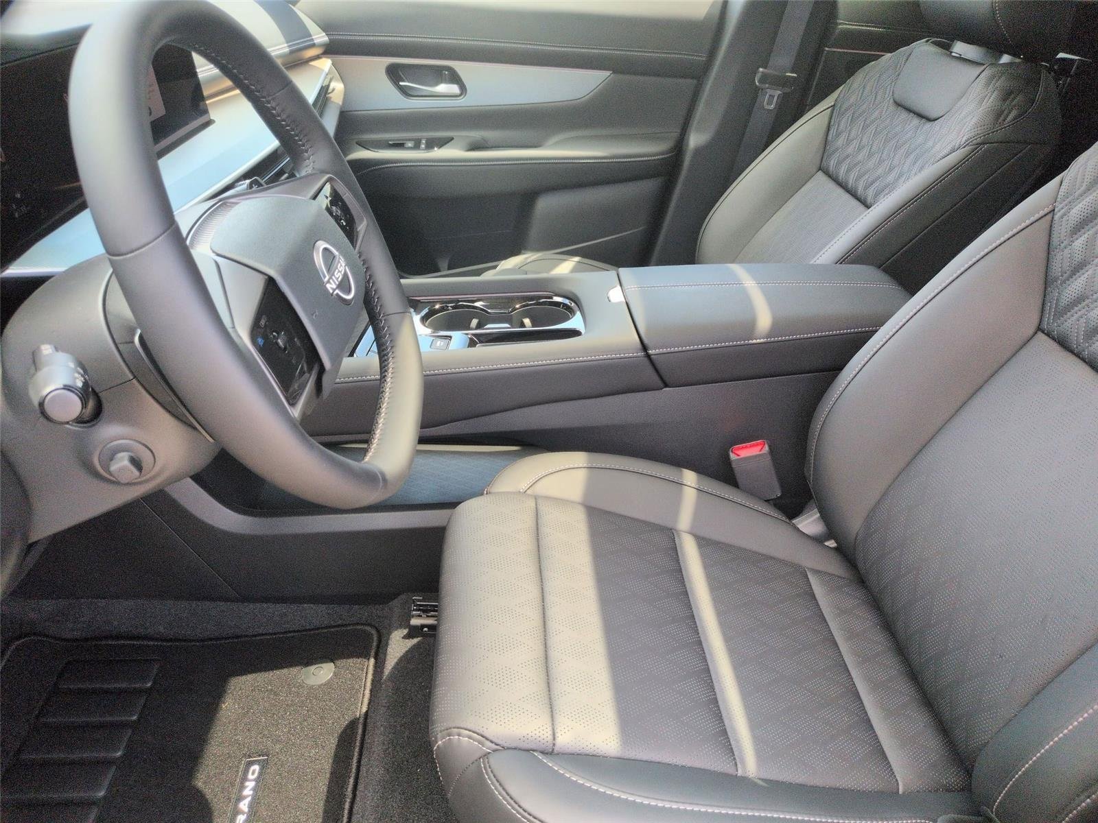 New 2026 Everest White Pearl TriCoat / Super Black Two-tone Nissan Platinum image 17