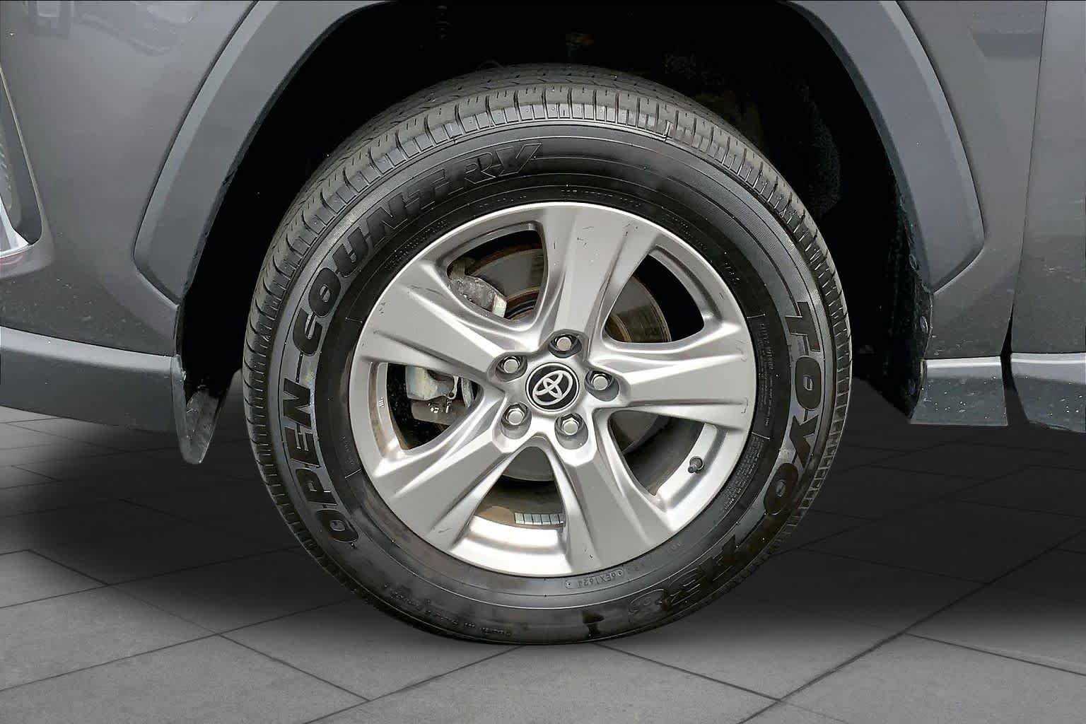 Used 2024 Magnetic Gray Metallic Toyota Hybrid XLE image 11
