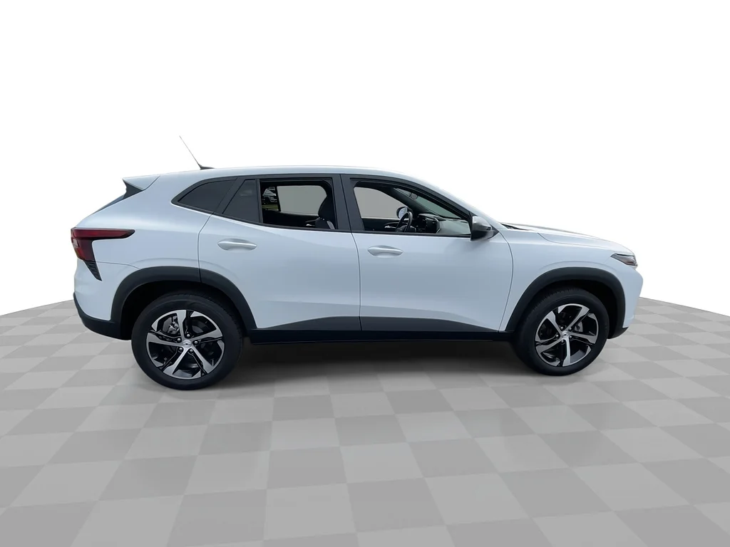 Used 2024 Summit White Chevrolet RS image 2
