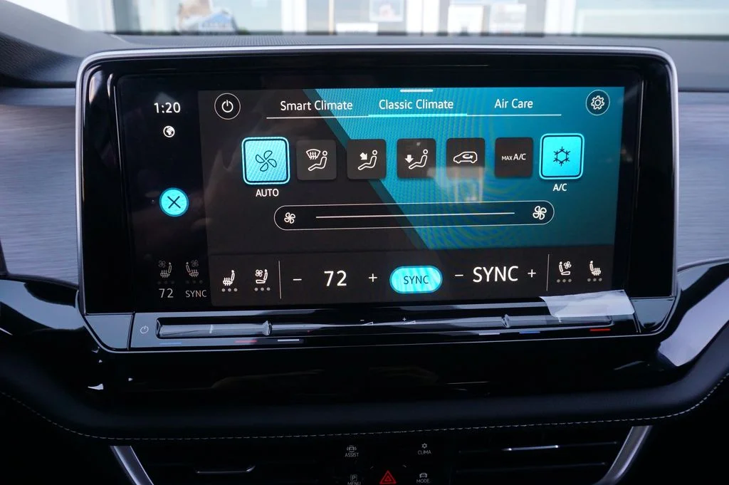 New 2026 Green Volkswagen 2.0T SE w/Technology image 17