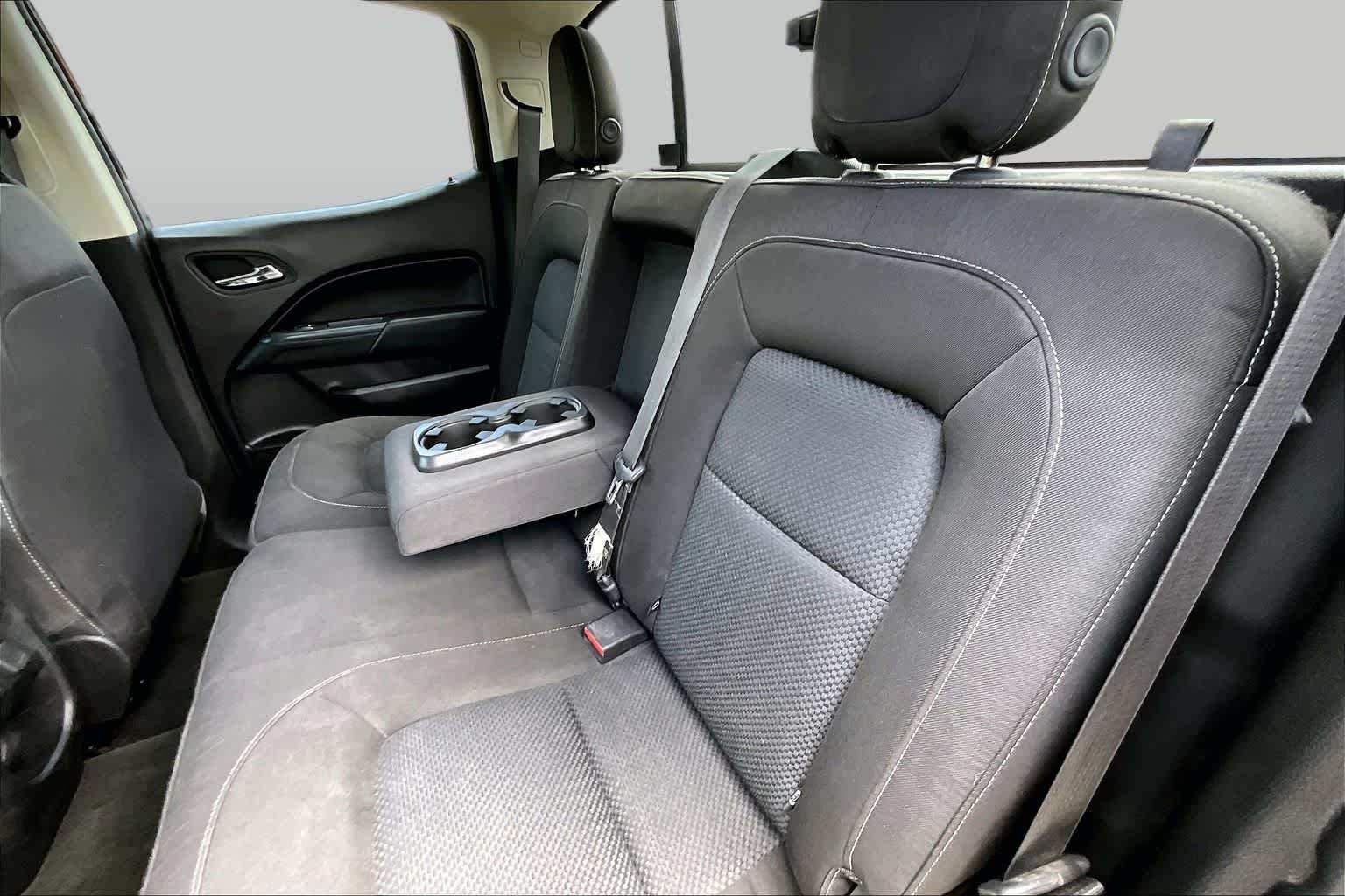 Used 2018 Summit White Chevrolet 2WD LT image 21