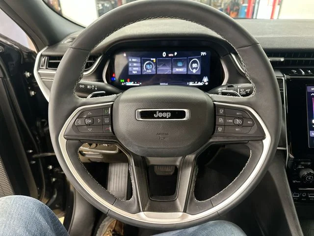 Used 2025 Black Jeep Altitude X image 12