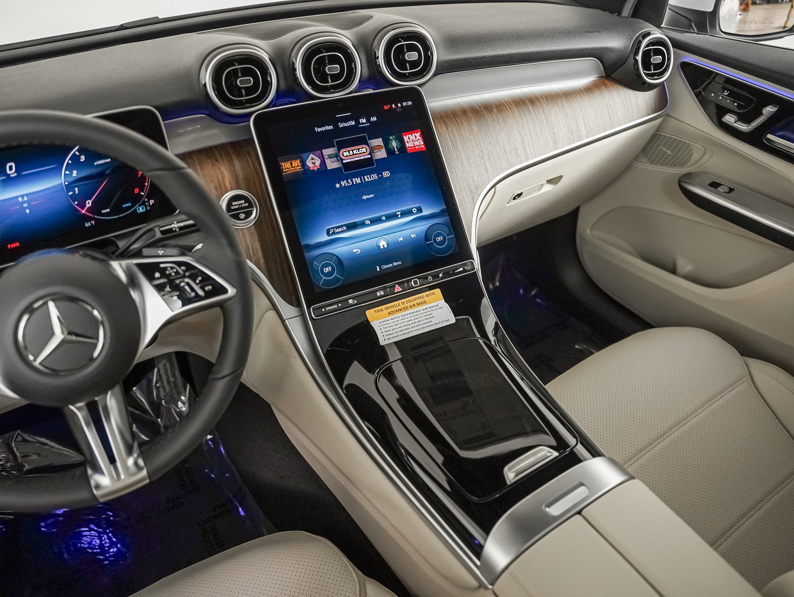 New 2026 Polar White Mercedes-Benz GLC 300 image 14