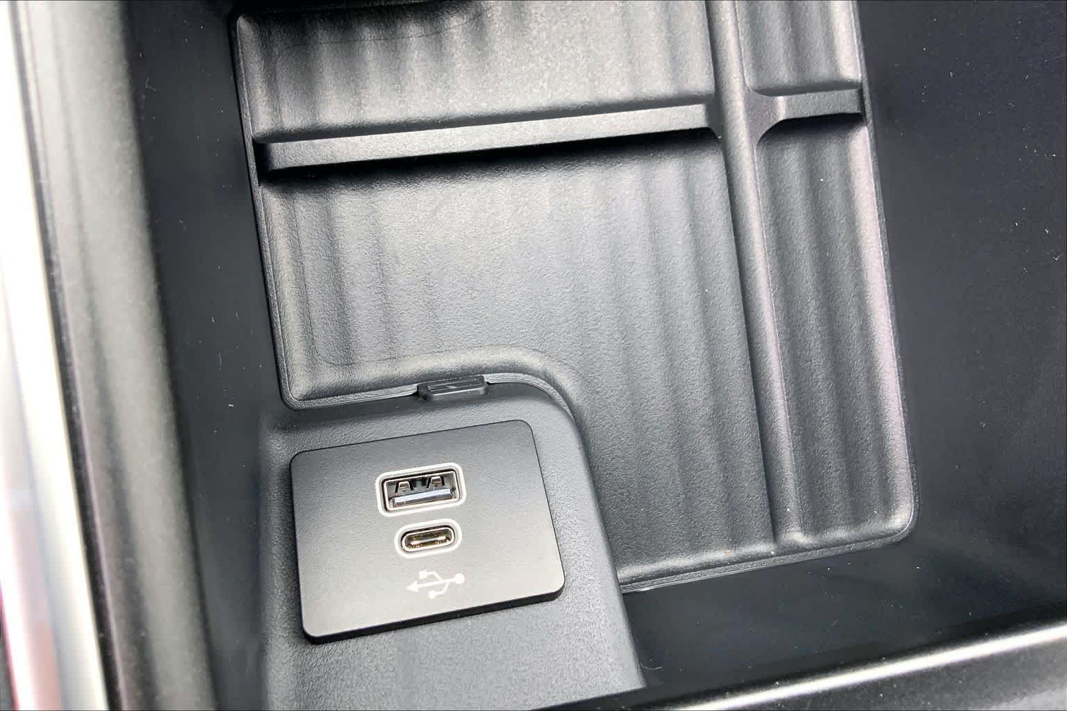 New 2026 Star White Metallic Tri-Coat Ford Platinum® image 19