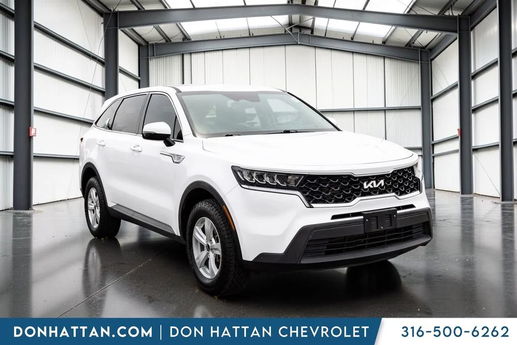 Used 2023 White Kia LX image 25