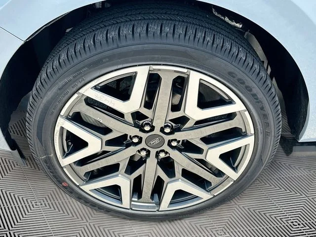 New 2026 Gray Ford Platinum image 20