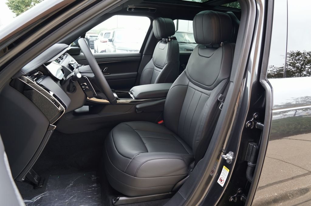 New 2026 Carpathian Grey Land Rover Dynamic SE image 12