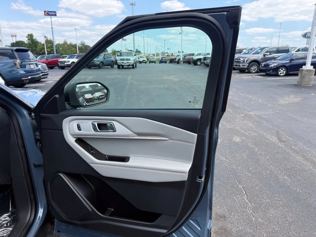 New 2026 Vapor Blue Metallic Ford Active image 57